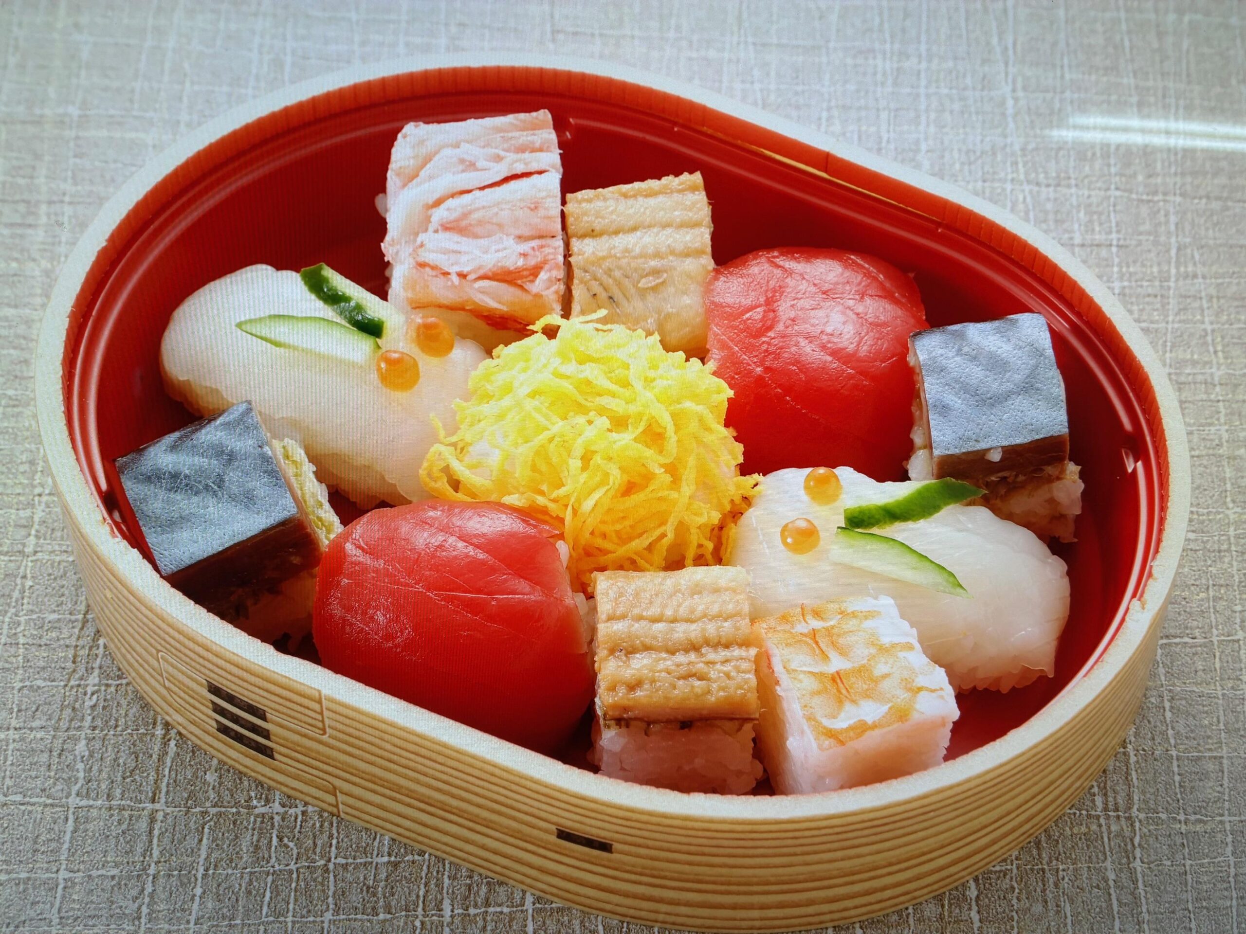 学生が考案した「月うさぎの彩り弁当」を京阪百貨店「秋の大感謝祭特別企画」で販売！　とれとれ寿司×大阪国際大学　