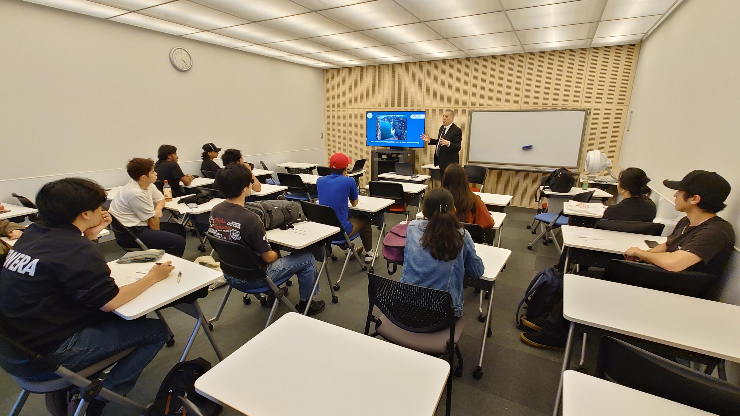 スイスのビジネス＆ホテルマネジメントスクール関係者が多摩大学グローバルスタディーズ学部でダブルディグリー制度の説明会を開催