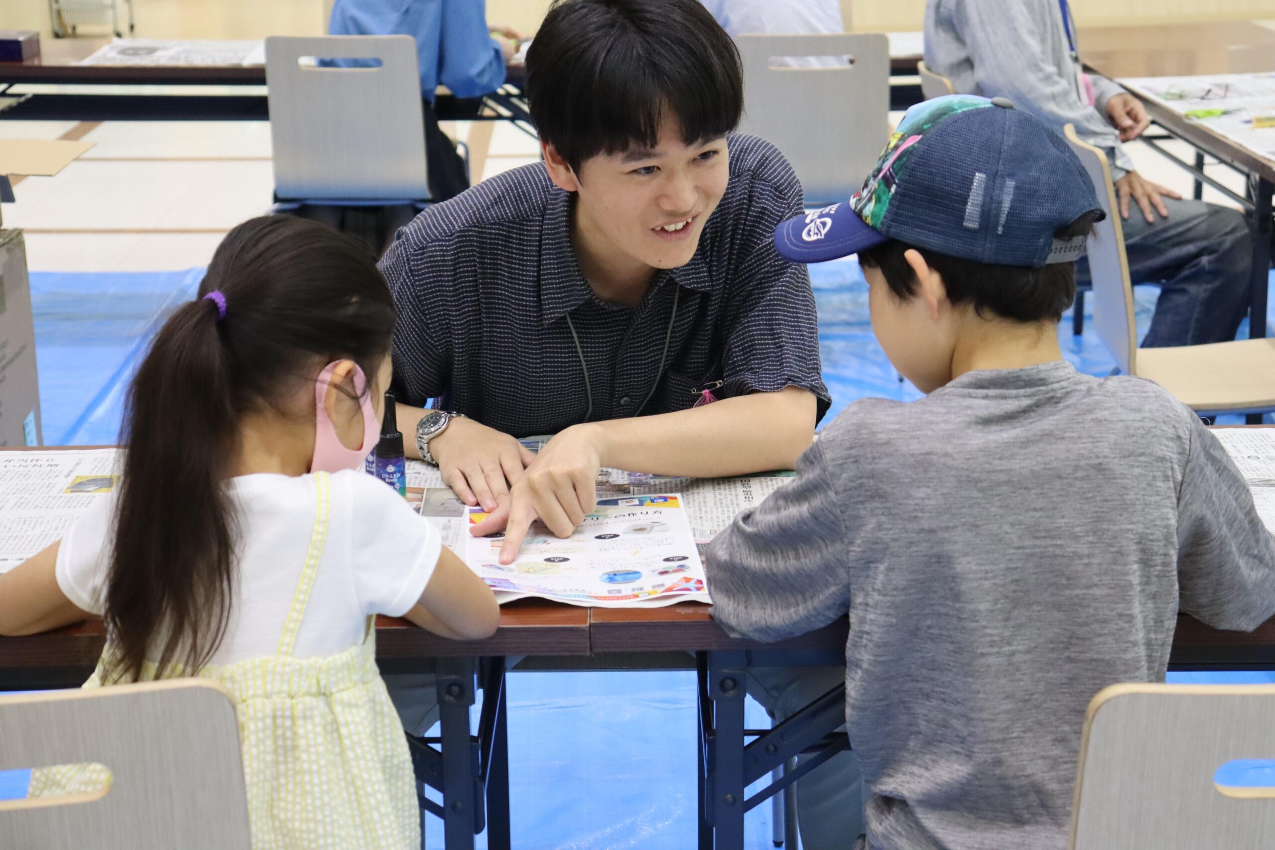 佛教大学がカーボンニュートラル実現を目指して産学連携『海洋ごみから作る、マイアクセサリー制作体験』環境啓発イベントをBMW城陽で実施します