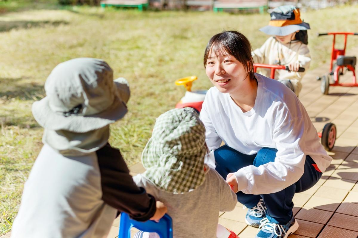 東京家政大学が7月29日に学生企画の保育就職説明会「保育サマーフェスタ2025」を開催 ― 全22事業所が集結、中高生や保護者・中高教員らの参加も可。学生が「保育の魅力・働き方の姿」の真相を発信する啓蒙活動を展開