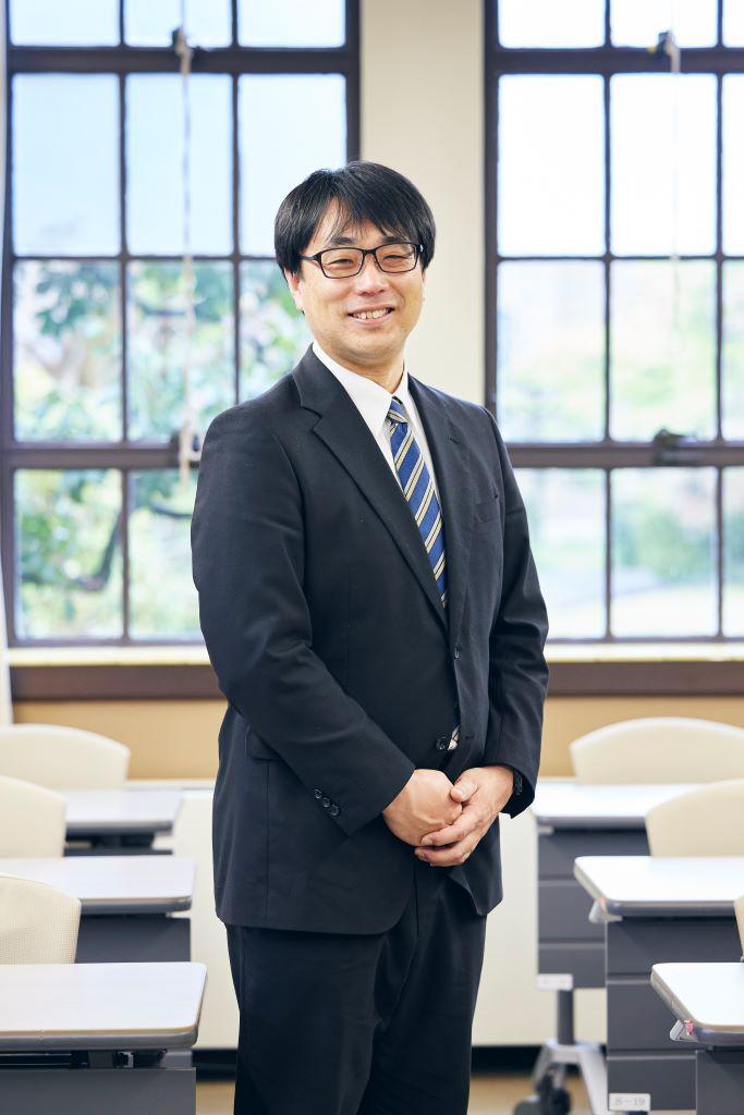 神戸女学院大学の上泰教授が7月4日に小野市教育委員会と連携した小学生向けプログラミング学習を開講 ― 各小学校をオンラインで結び大規模一斉授業を実施