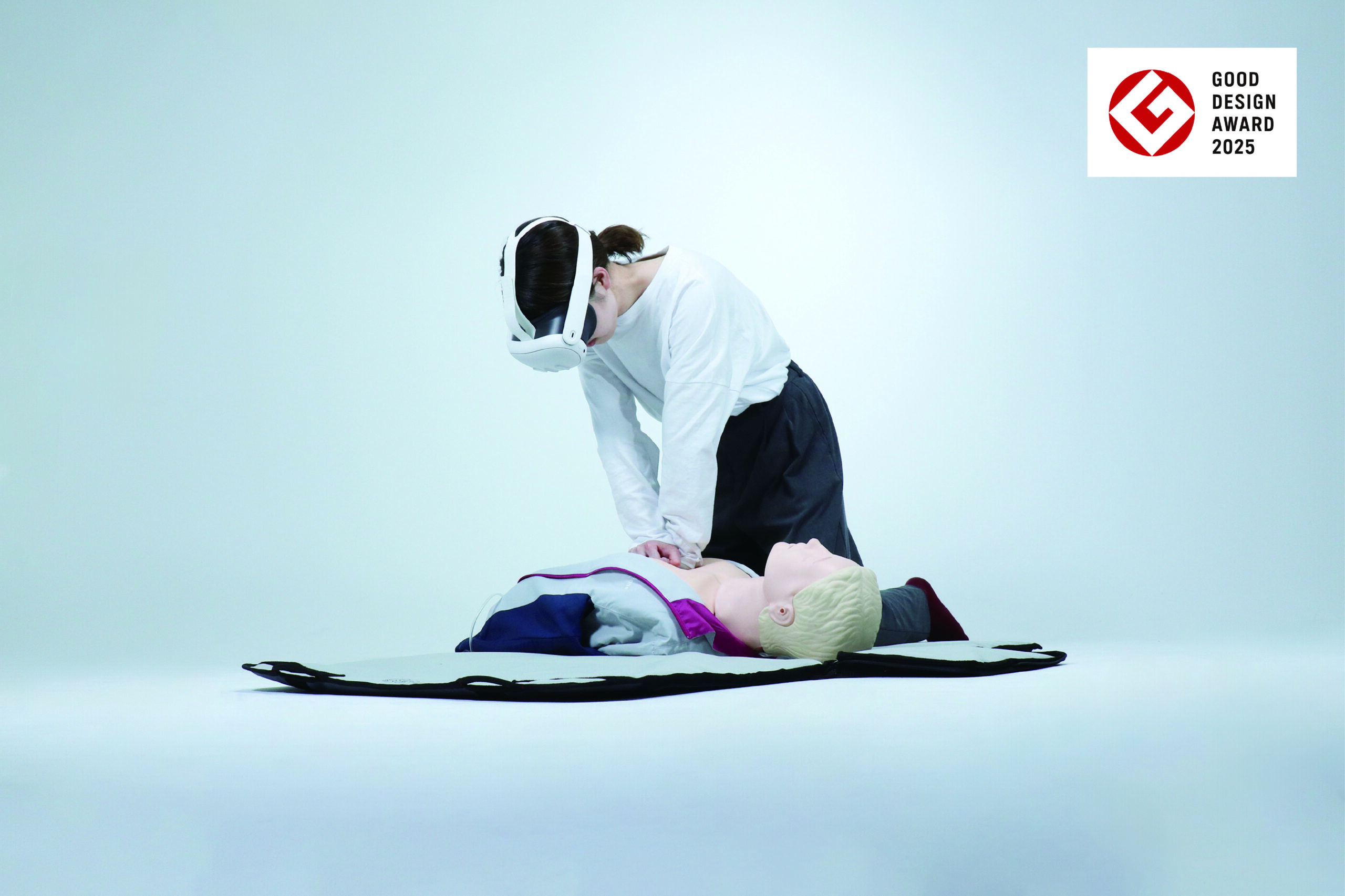【昭和医科大学メディカルデザイン研究所】一次救命処置トレーニングツール「ilis（アイリス）」が2025年度グッドデザイン賞を受賞しました！！