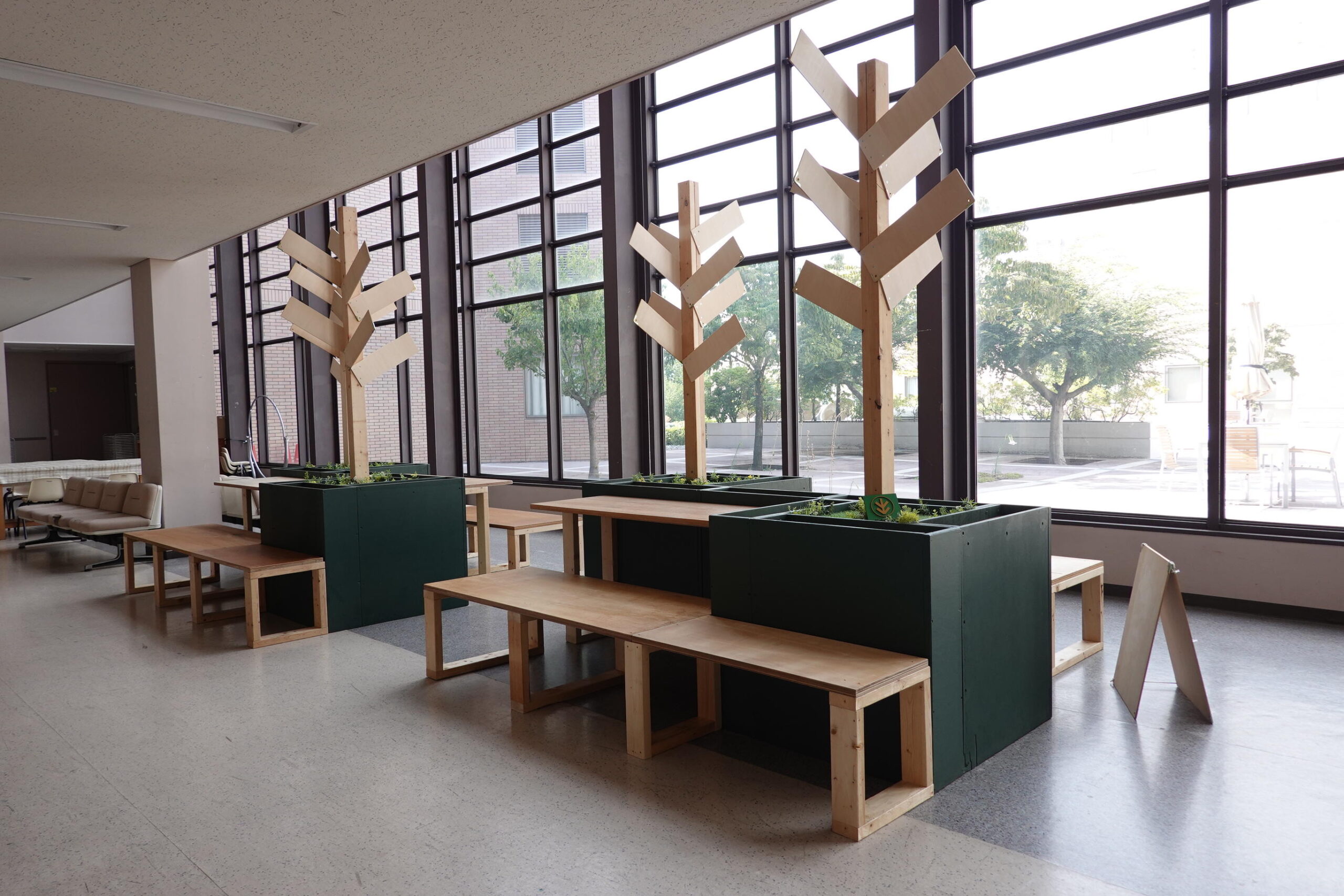 駒沢女子大学が9月25日に「コマジョデコール2025」完成披露会を開催 ― 「わたしたちの居場所」をテーマに3作品が完成