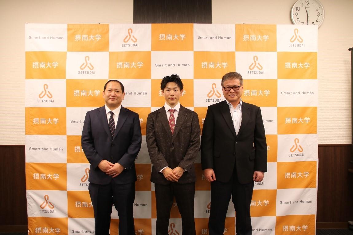 スポーツクライミング部 吉田智音選手（国際学部３年）万代とスポンサー契約を締結–摂南大学