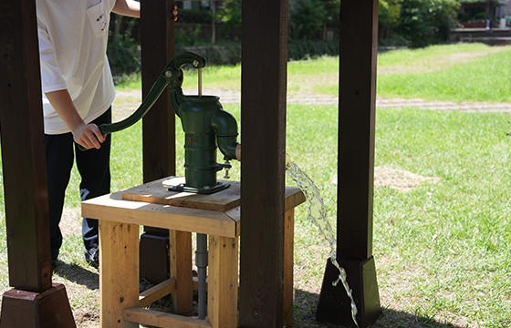 【大阪産業大学】「おもろい大学プロデュース大作戦」で大阪産業大学の中庭に井戸を掘りました！