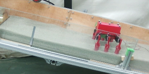 地盤に振動を与えスリップをコントロールする移動手法を開発 ～被災地など軟弱地盤における車両移動が容易に～