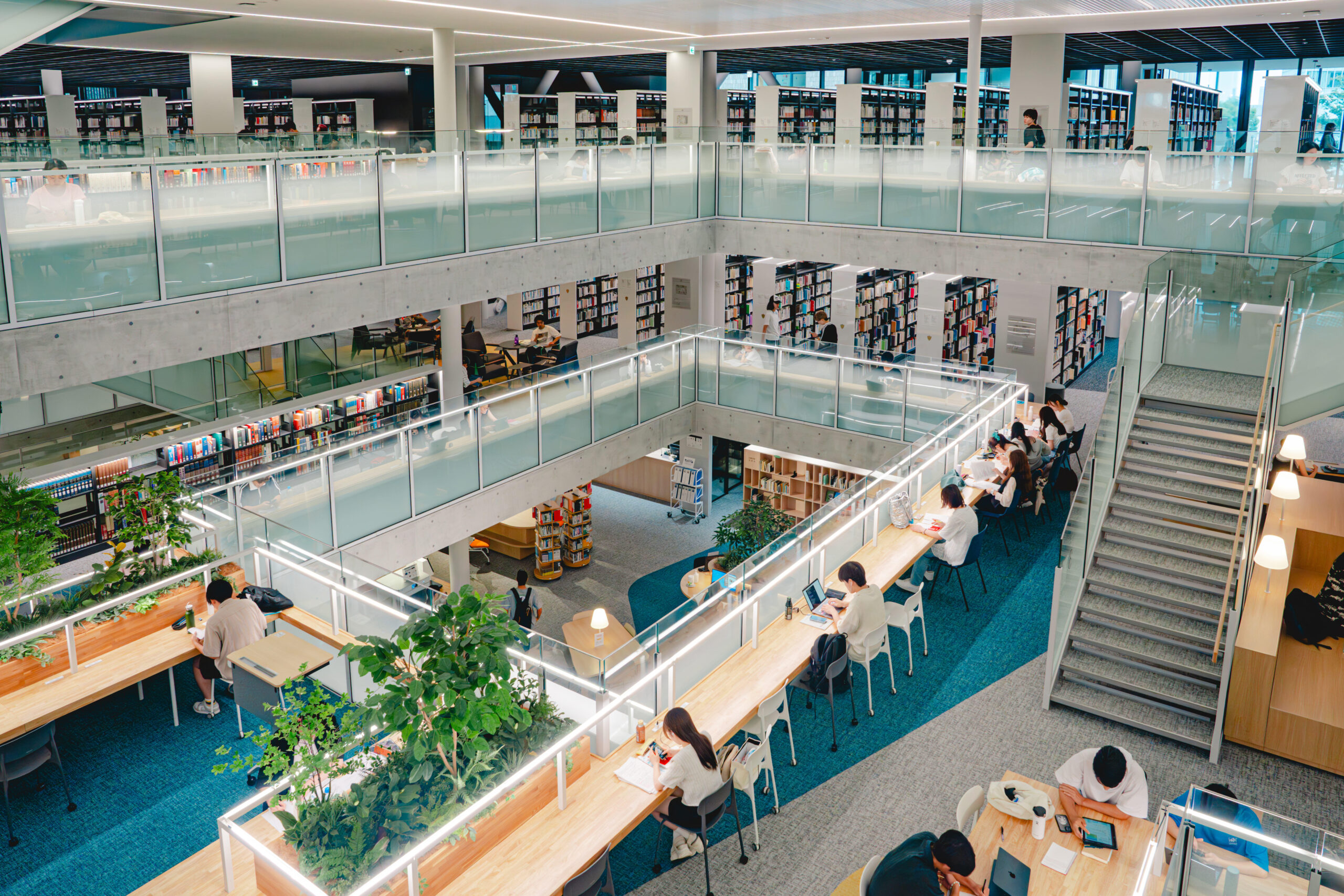 【青山学院大学】学生の主体的な学びに向けて、AIを活用した富士通Japanの図書探索サービスを運用開始