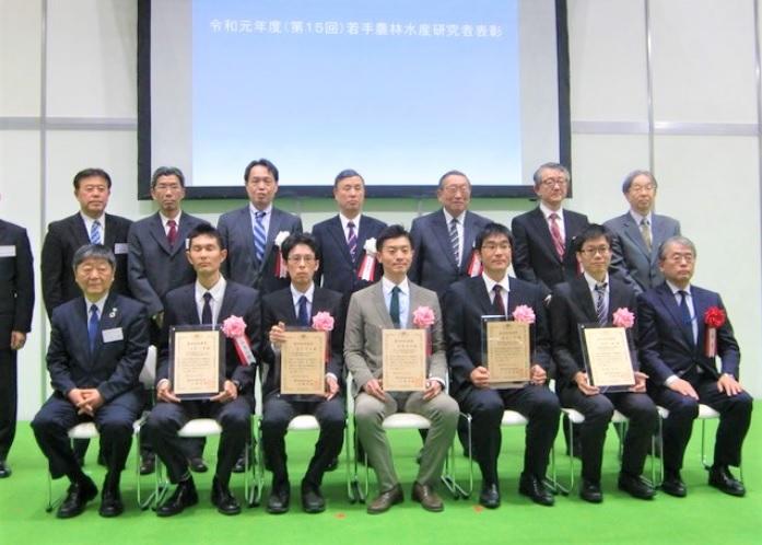 酪農学園大学の臼井優准教授が「若手農林水産研究者表彰」を受賞 –「動物由来薬剤耐性菌の実態解明とその対策に関する研究」が対象