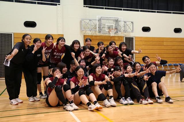 敬愛大学バレーボール部が悲願の1部リーグ昇格を達成 ― 秋季リーグの入替戦でフルセットの激闘を制す