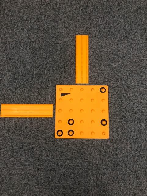 松井くにお研究室が開発する「コード化点字ブロック」を用いた音声案内情報システムの体験会を開催。令和5年3月19日（日）12時から、金沢学生のまち市民交流館にて–金沢工業大学