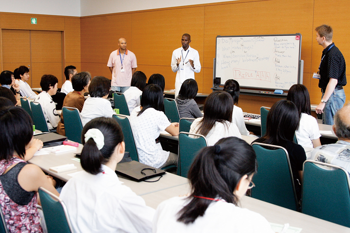 神田外語グループが読売新聞東京本社と共催で、東日本９都市にて『教育ルネサンス「英語と文化の公開講座」』２０１０を開催