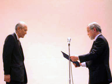 学習院大学がノーベル化学賞受賞者・下村脩博士に名誉博士号を授与