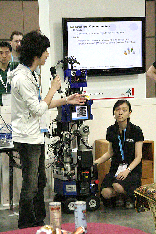 玉川大学ロボットチャレンジプロジェクトチーム「eR＠sers」がロボカップ世界大会で優勝