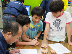 もの作りの楽しさを学べる「子どもサマースクール」を開催――神奈川大学