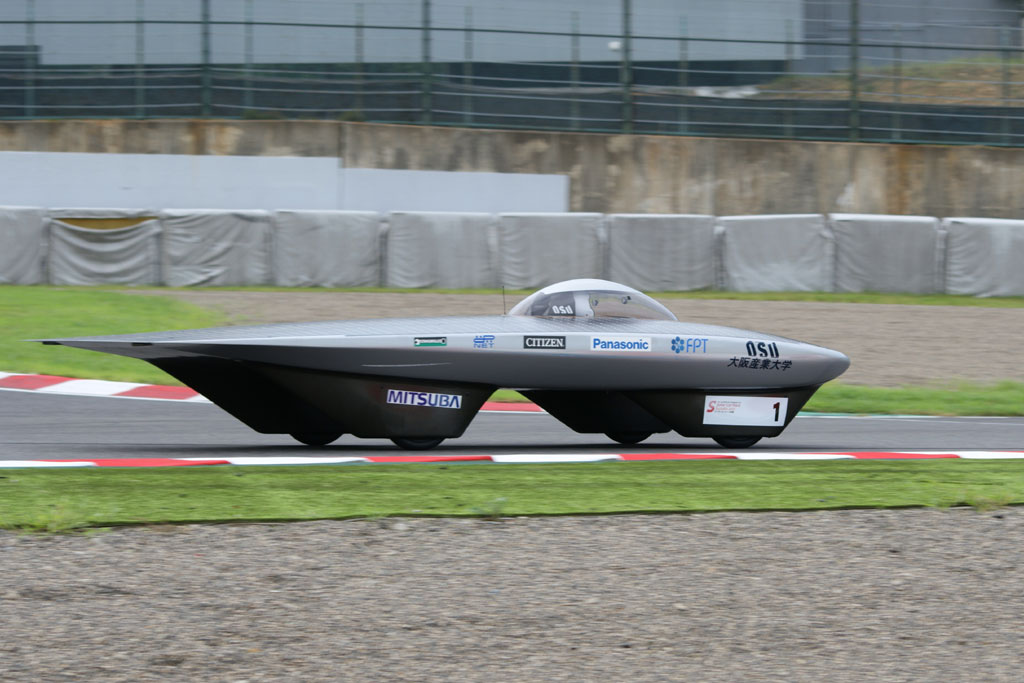 大阪産業大学の環境自動車プロジェクトが次世代エネルギーカーレースで快挙――８月１７日、１８日に開催される「子ども見学デー」ではソーラーカーの展示も