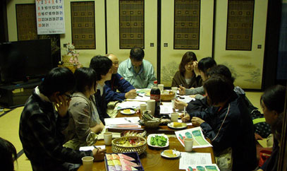 僕たちが農家を元気に――文京学院大学生らが「Oh!Say チャレンジショップ」で福島県産の野菜を販売