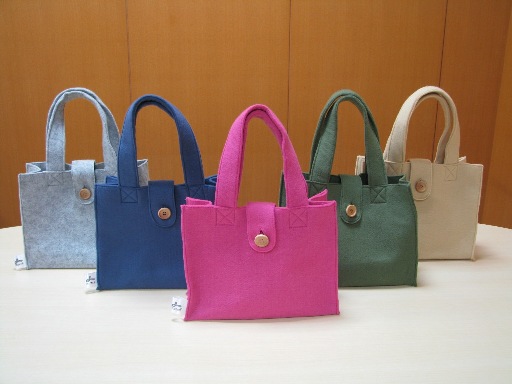 実践女子大学生活環境学科が日野市との共同による「おしゃれエコバッグ」を製作