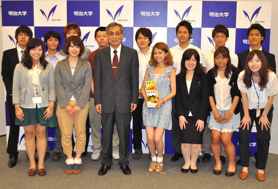 明治大学商学部・柳屋本店による産学連携プロジェクトを始動<br />学生による広報組織「柳屋広報 明治大学支局」を設立