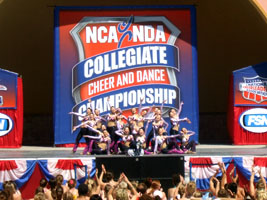 玉川大学ダンスドリルチームJULIAS　「全米学生チアダンス選手権」大健闘 第３位