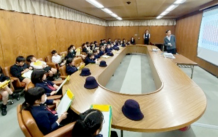 【香川大学】高松市役所×附属高松小学校×ミライのわがまちプロジェクトの共同企画　子どもたちが描く「未来の高松」　学びと創造の成果を高松市へ提案