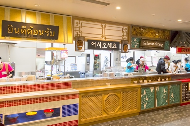 神田外語大学がアジアをテーマにした学生食堂「食神（しょくじん）」をオープン――5月13日にオープニングセレモニーを開催