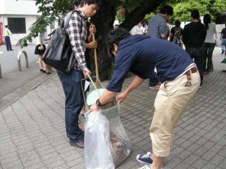 ゴミゼロ（５３０）とマナー向上をめざして学生とキャンペーンを展開――東京経済大学