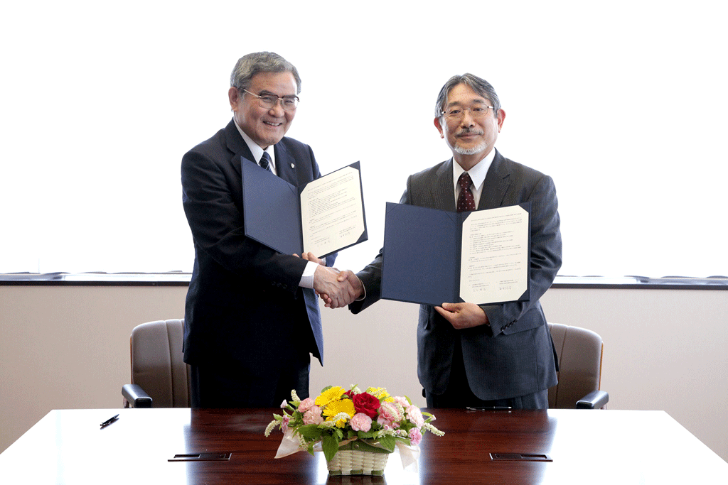 神田外語大学と東京外国語大学が大学間交流および連携に関する協定を締結