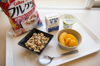 「100円朝食」利用者が累計10万人突破！　全国初　産学連携で学生の朝食をもっと豊かに　――立命館大学父母教育後援会とカルビー株式会社、日本サブウェイ株式会社、生活協同組合の産学連携による朝食プロジェクトスタート