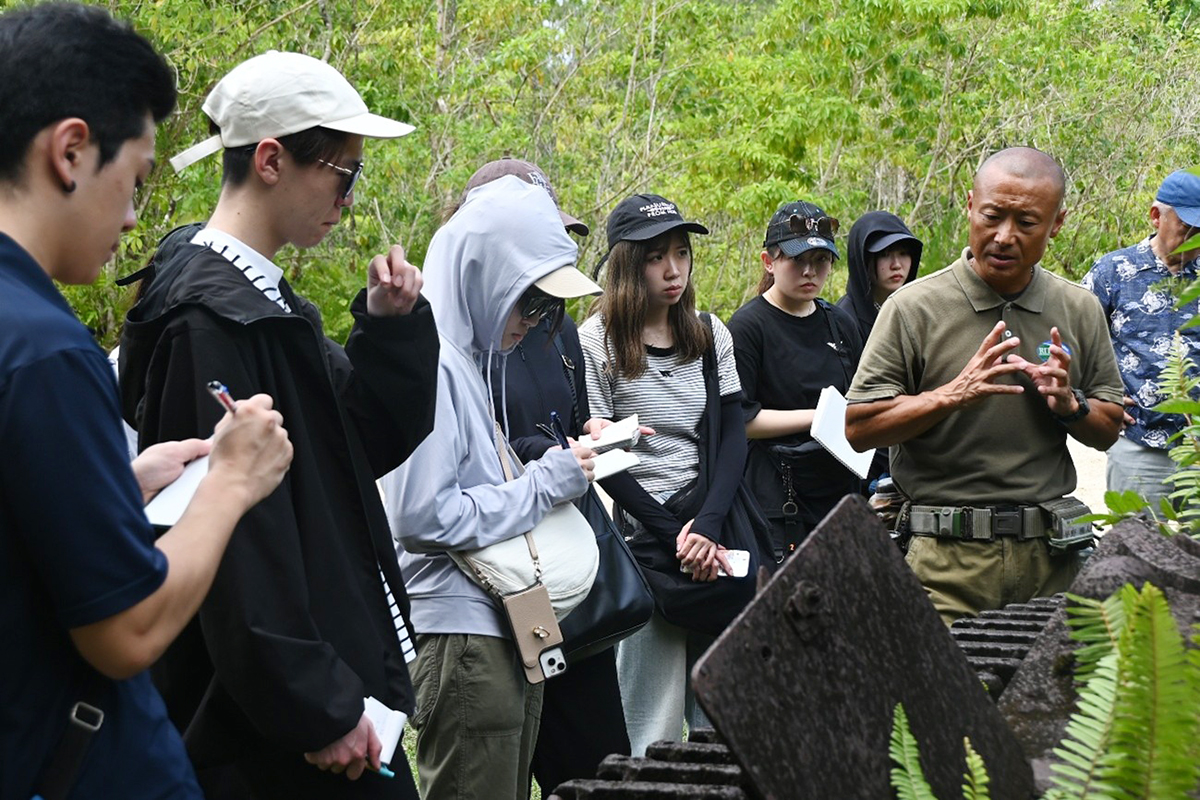 弘前大学が創立80周年記念先行事業としてパラオ共和国を訪問 ― 学生・福田学長・教職員らが太平洋戦争の激戦地となった同国で平和の大切さを学ぶ