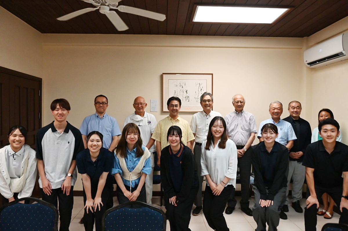 笠原謙一大使と本学参加者