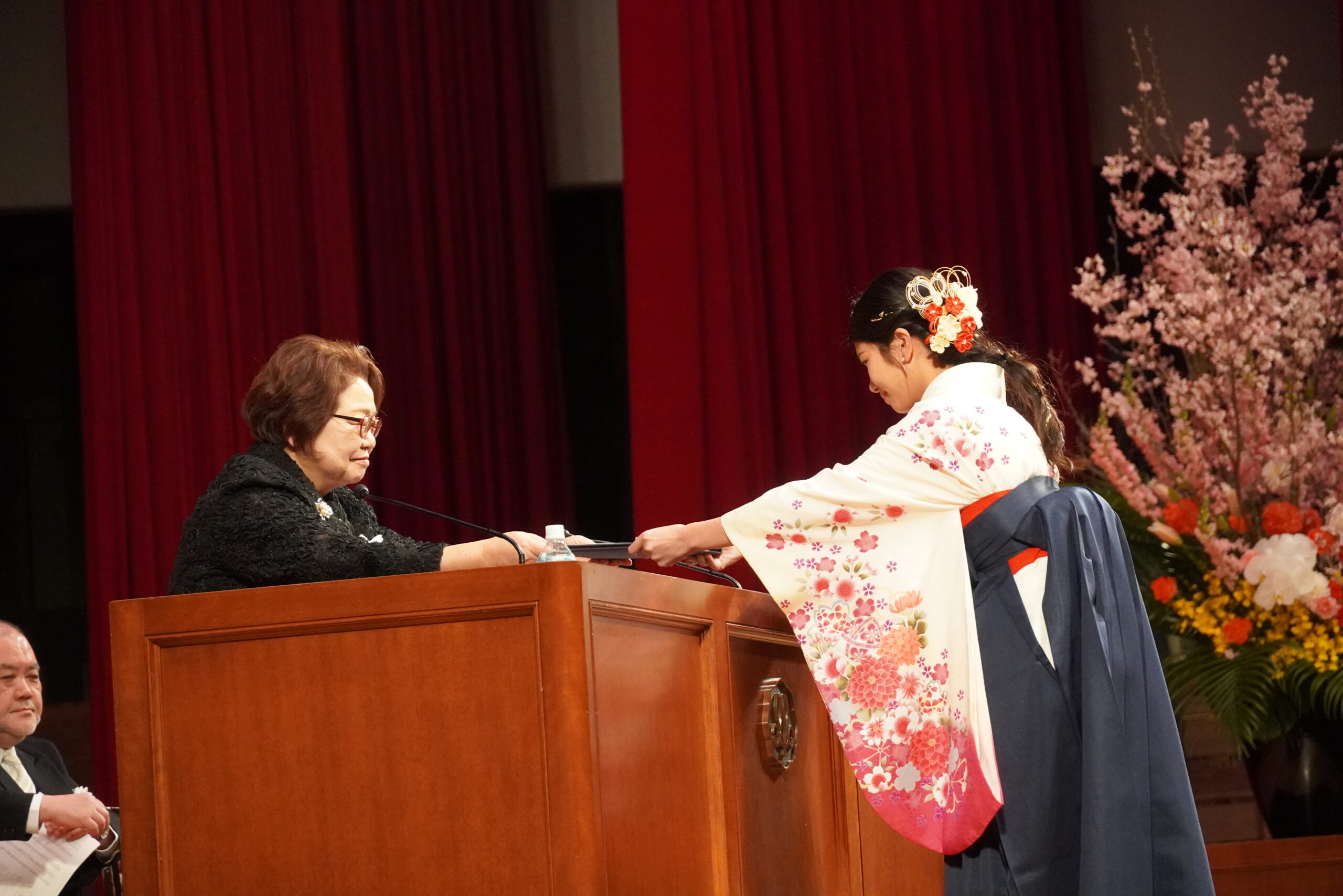 武庫川女子大学が2025年度卒業式を挙行 ― 開学以来初となる自由な服装での実施