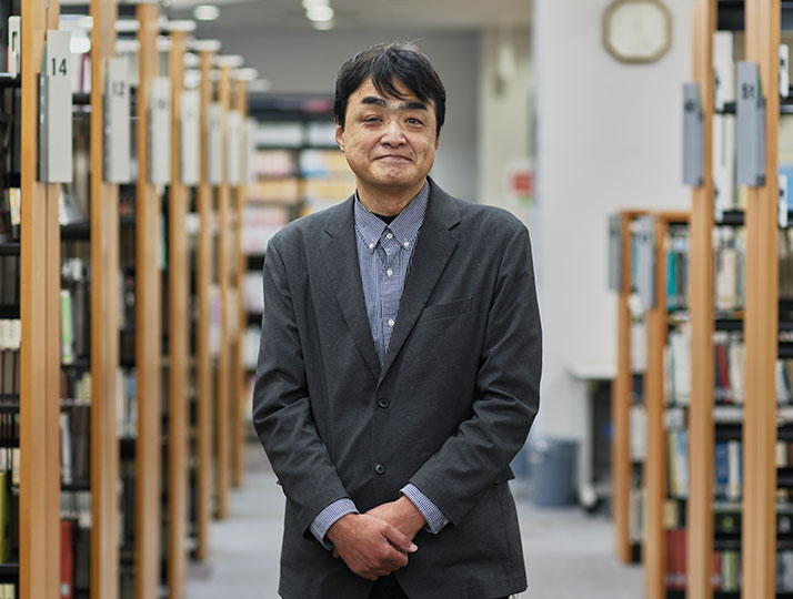 江戸川大学マスコミ学科の西条昇教授が4月29日放送のNHK AM『あの言葉に笑った！昭和を飾った喜劇人とギャグ大特集！』に出演 ― 昭和のギャグと誕生秘話を振り返る