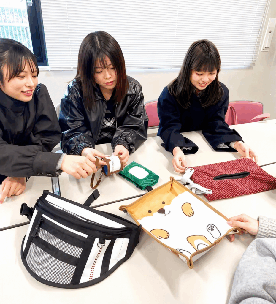 アップサイクル雑貨（消防ホース等の素材使用）企画検討風景