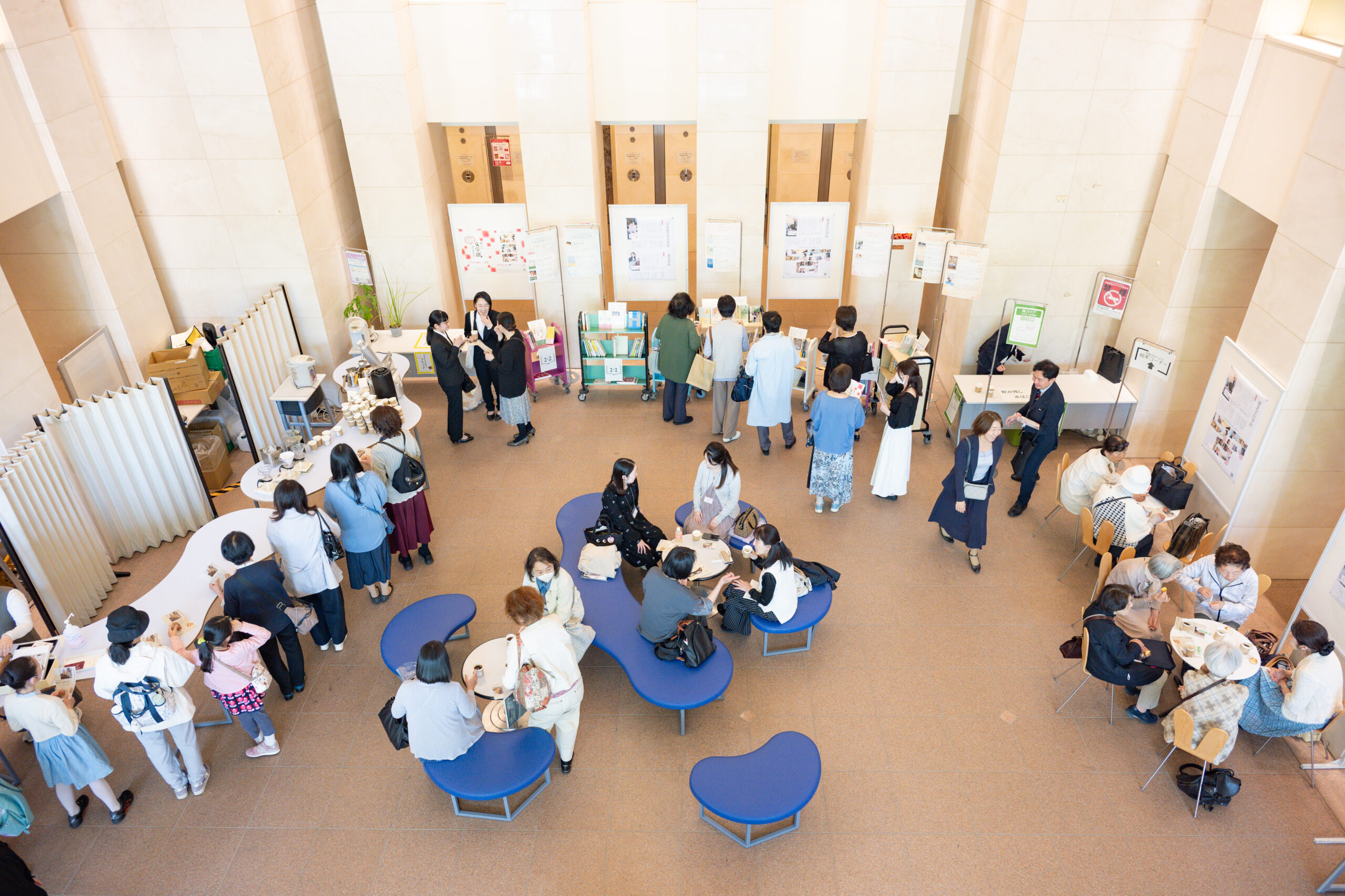 日本女子大学の第45回ホームカミングデーで創立125周年と文学部の新たな門出を祝う「ブックカフェ125」を実施 ― 特色ある3学部が連携して卒業生を迎える ―