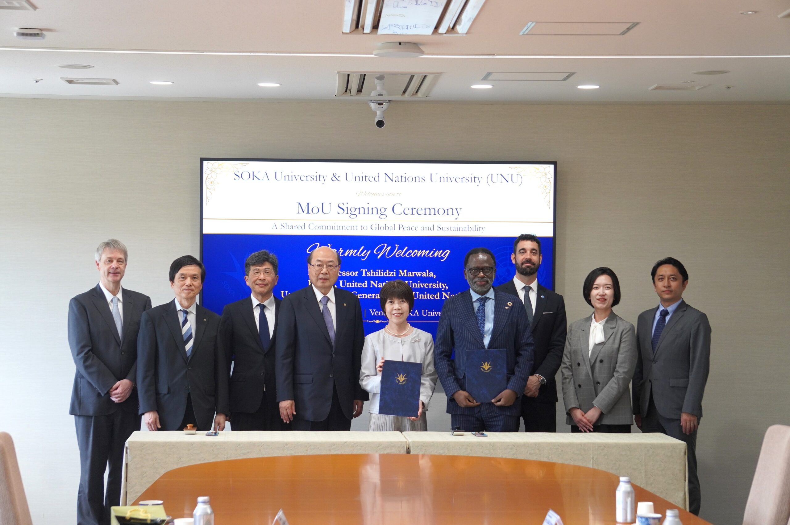 5月7日に創価大学と国連大学が交流協定を締結しました ― 国連大学のチリツィ・マルワラ学長（国連事務次長）が特別講演