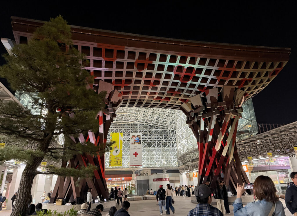 金沢駅鼓門でのプロジェクションマッピング