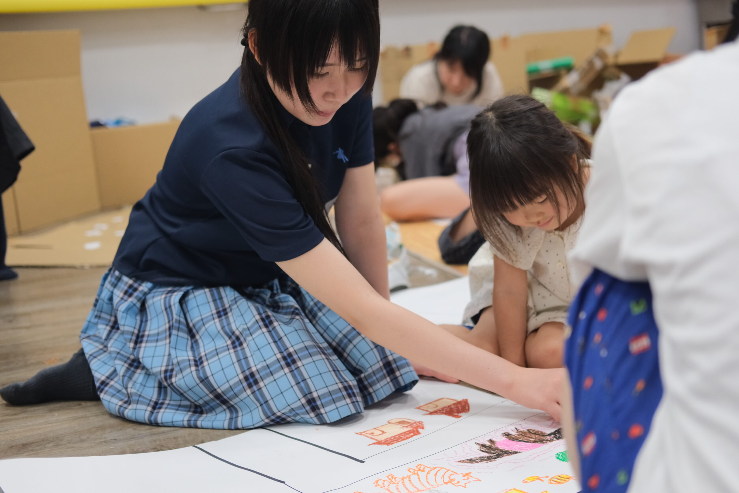 武蔵野学芸専門学校では地域の小学生に向けたこども絵画教室を毎年開催しています。