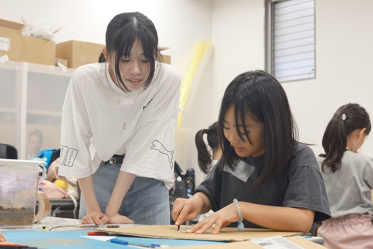 武蔵野学芸専門学校高等課程が「夏のこども絵画教室」を実施 ― 生徒らが主体となって企画・運営、3日で満員御礼の地域に愛される体験型イベント