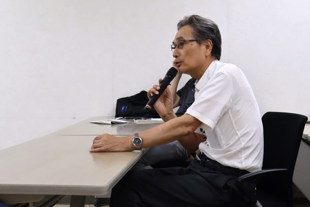 派遣教員らの労をねぎらう福田学長