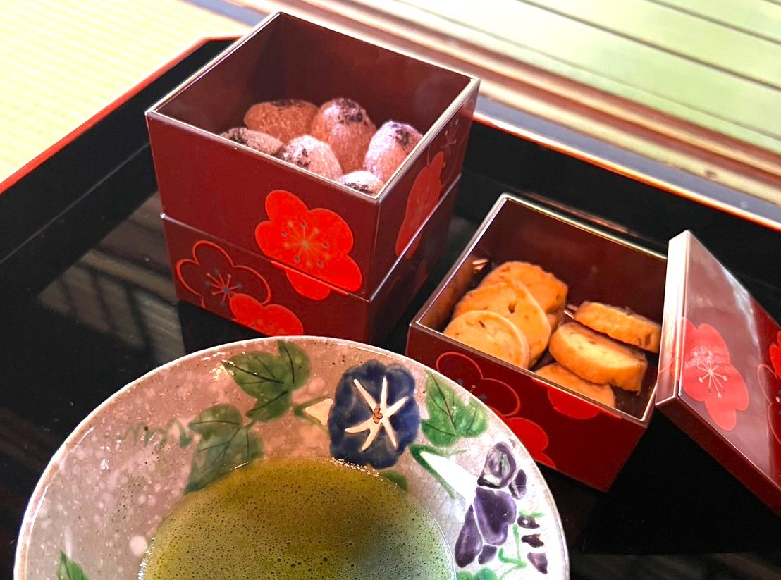 実践女子大学の学生3人が伊能忠敬の献立書から「茶菓子」を開発。9月26日（土）、27日（日）に長野県下諏訪町で抹茶と共におもてなし