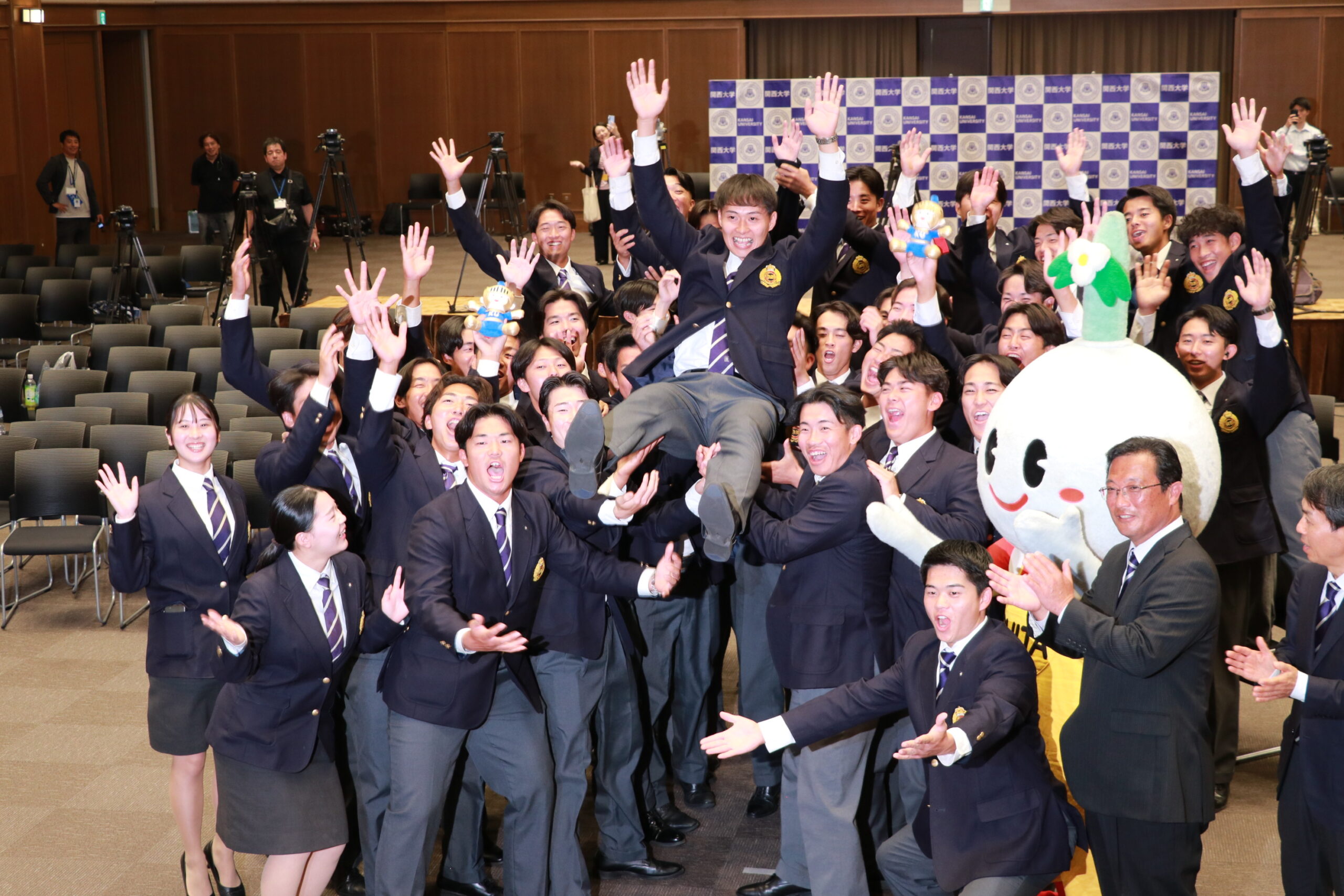 ◆関西大学体育会野球部から2年ぶりのプロ野球選手誕生へ◆ 米沢友翔投手が千葉ロッテマリーンズから1位指名 ～54年ぶり全国制覇の立役者となった左腕／プロでも活躍期待～