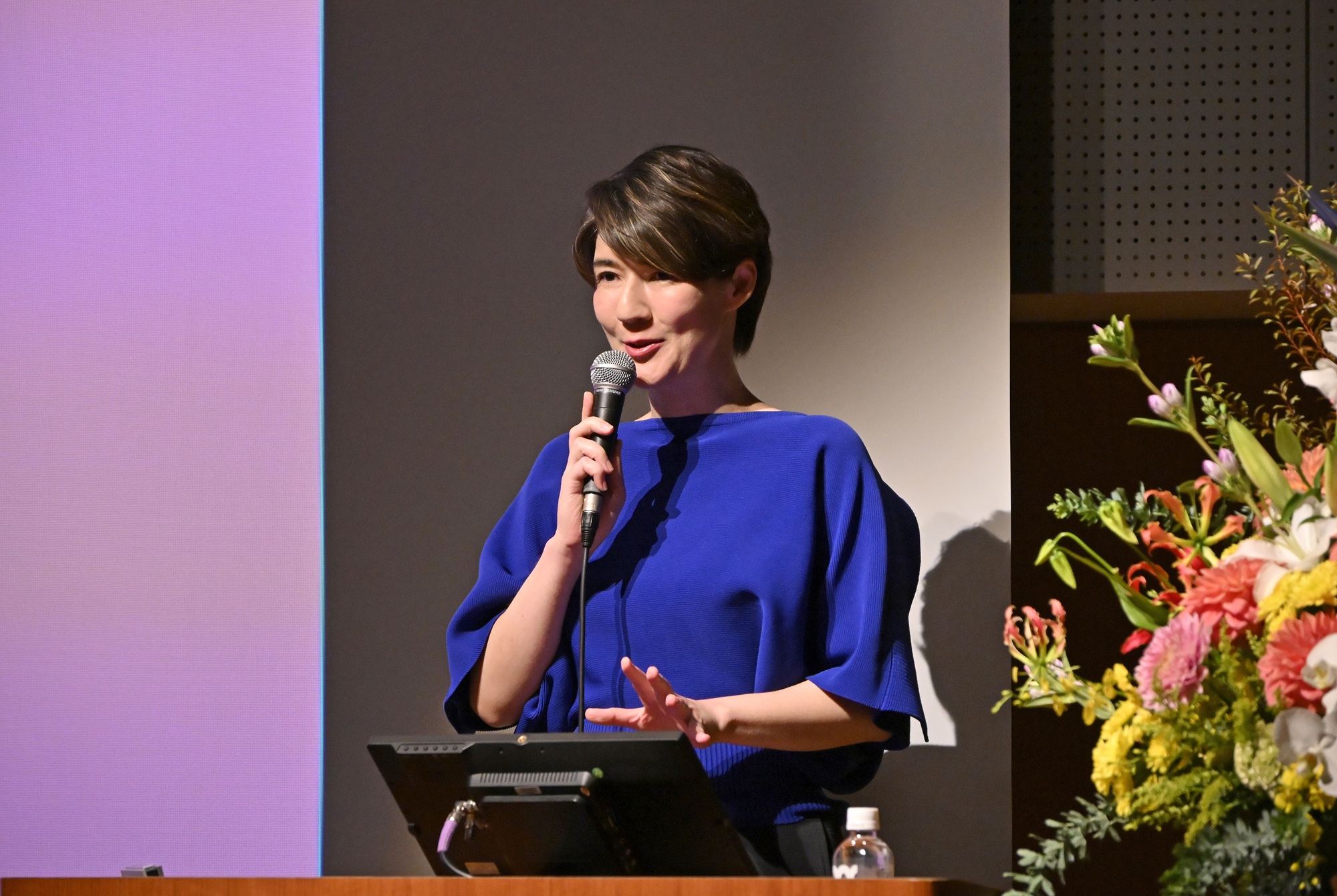 東京工芸大学同窓会が創立100周年記念式典・講演会を開催スプツニ子!氏が「生成AI時代にアーティスト・デザイナーに起きていること」をテーマに講演